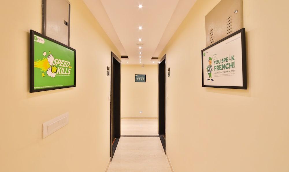 Treebo Trend Club VNA Lobby