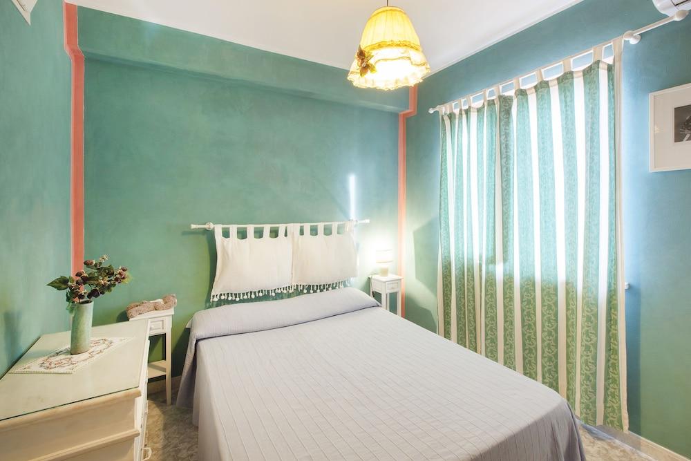 أجريتوريزمو توري فلافيا غرفة