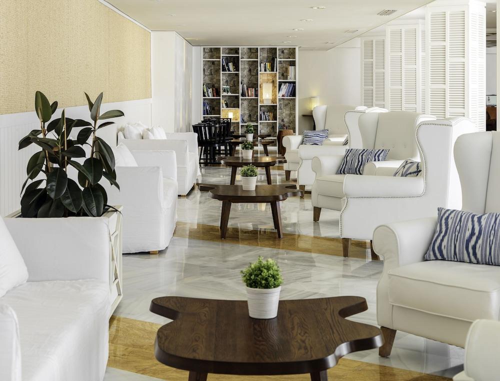 بوتيك هوتل آيتش 10 بلو مار - للبالغين فقط منطقة الانتظار في الردهة