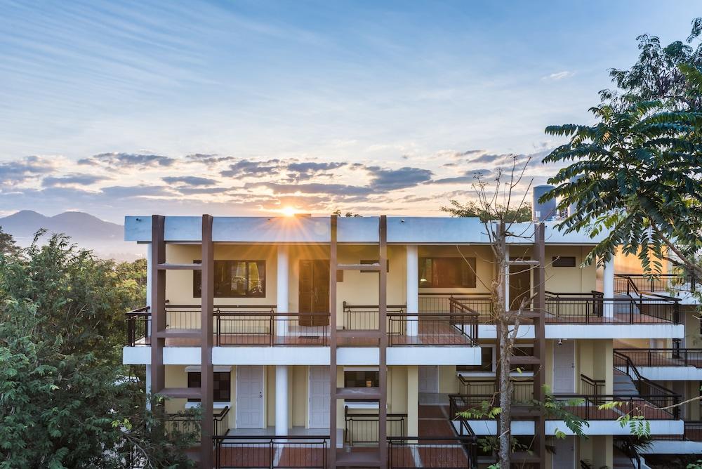 Chiangrai Lake Hill Resort Exterior