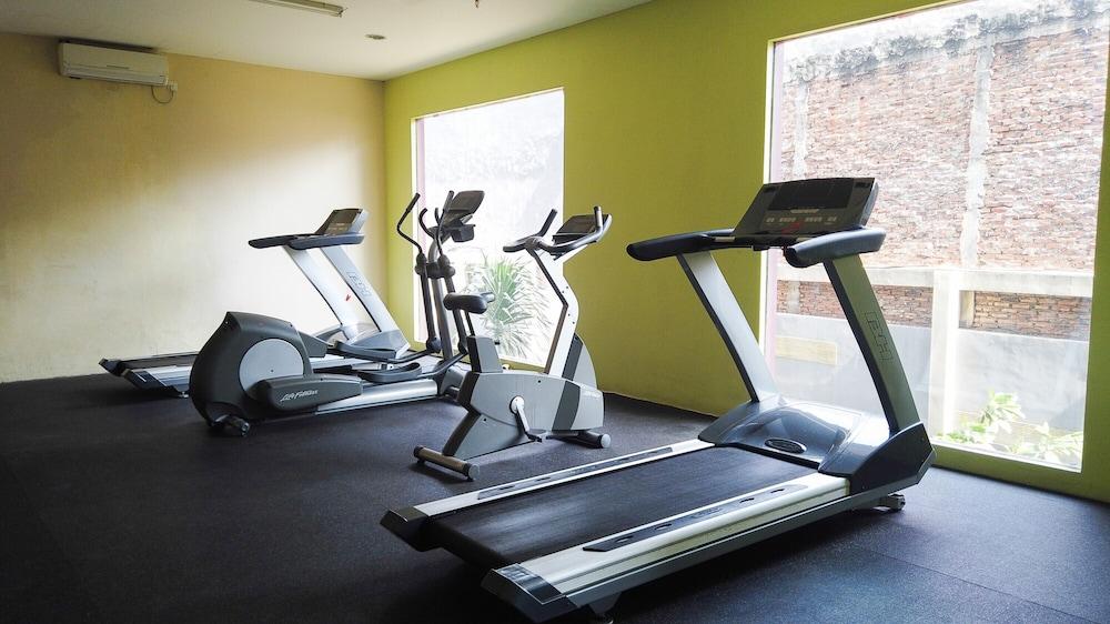 Modern and Comfy Studio Tamansari Sudirman Apartment Fitness Facility