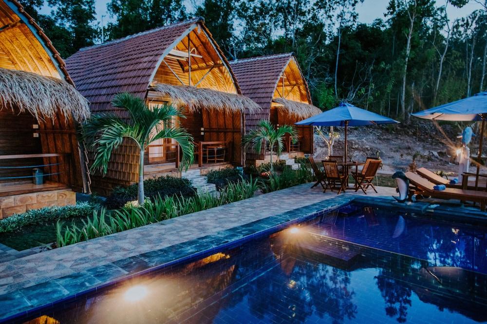 سندي أوشن بنجالوب يإي بيبإما حمام سباحة مكشوف