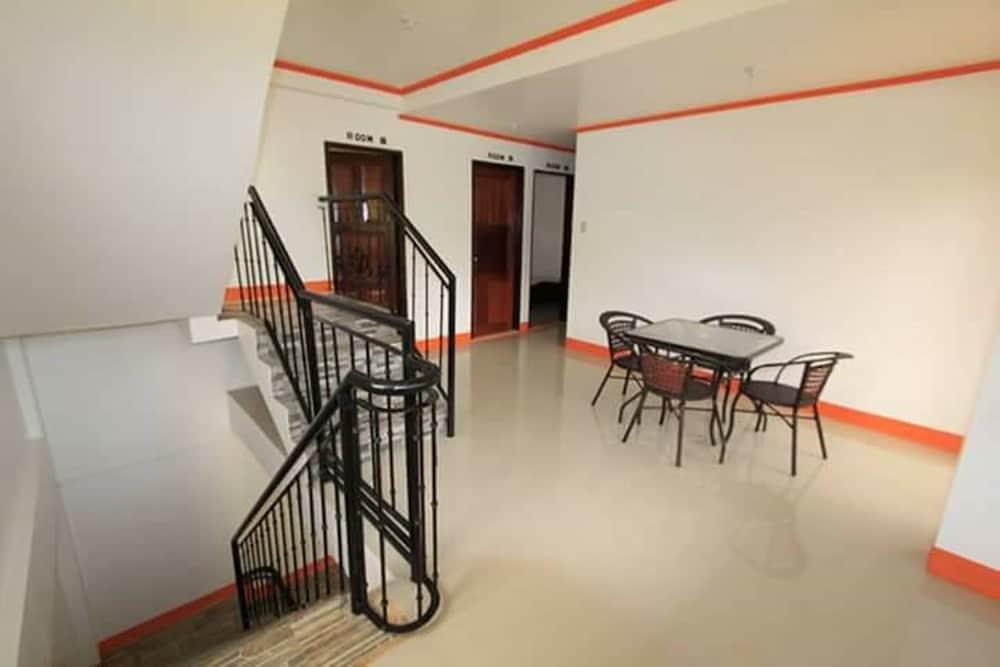 لان بليس بنسيون هاوس داخلي