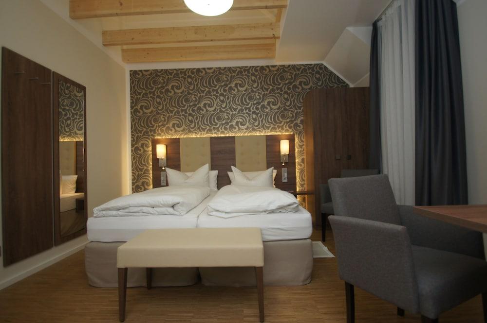 هوتل دويتشيز هاوس غرفة