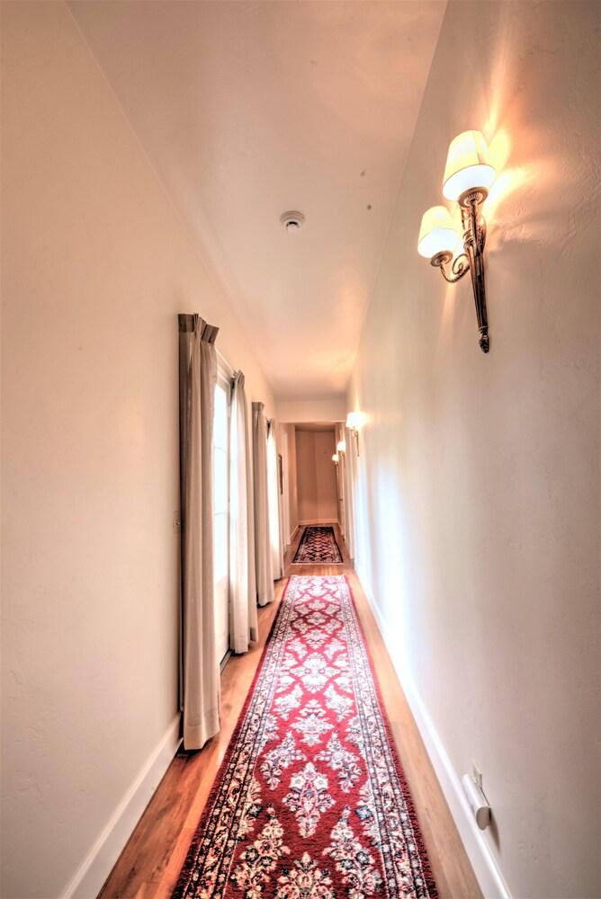 Lx50: Ocean View Maison Palmier Interior