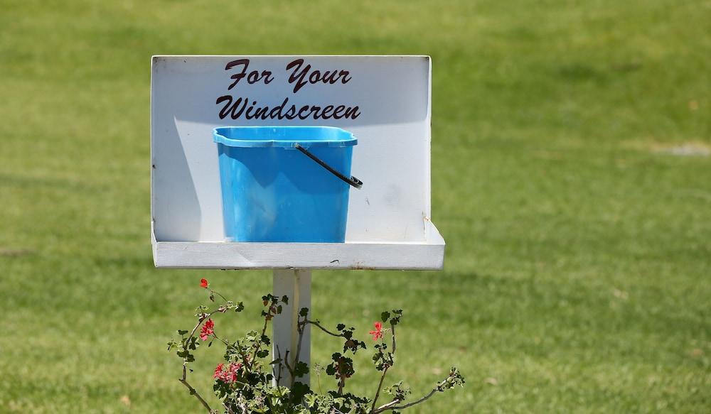 بورك آند ويلز موتور إن تفاصيل الفندق من الخارج