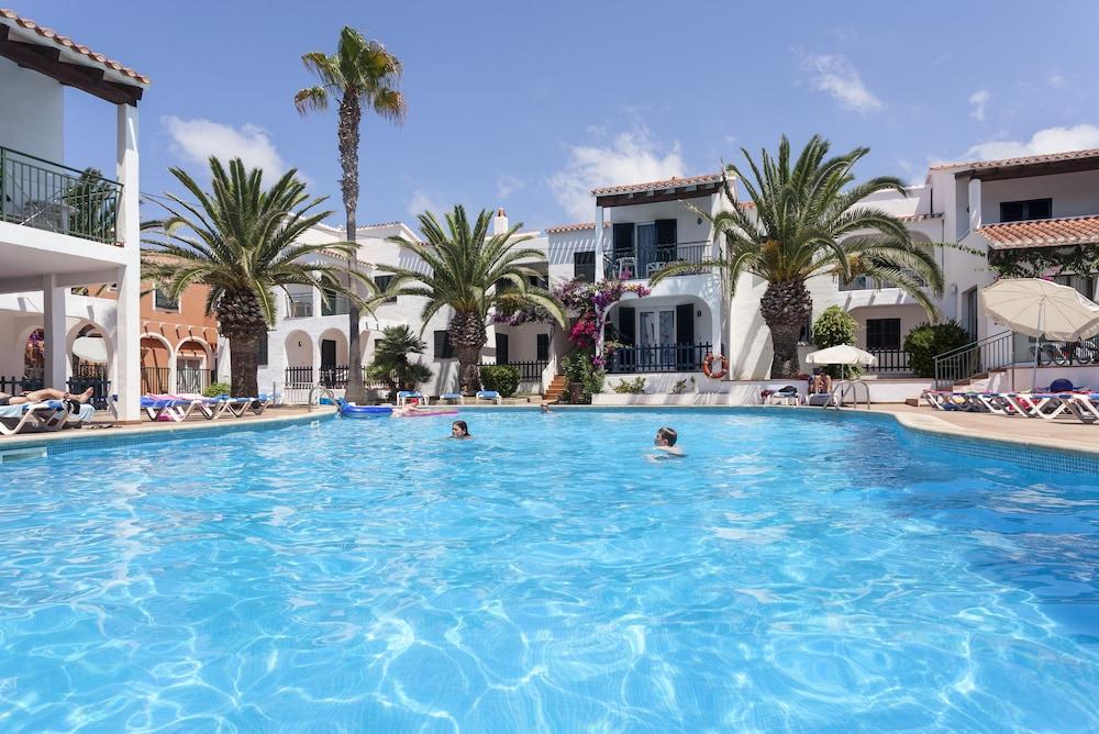 أبارتامينتوس أواسيس بارك حمام سباحة مكشوف