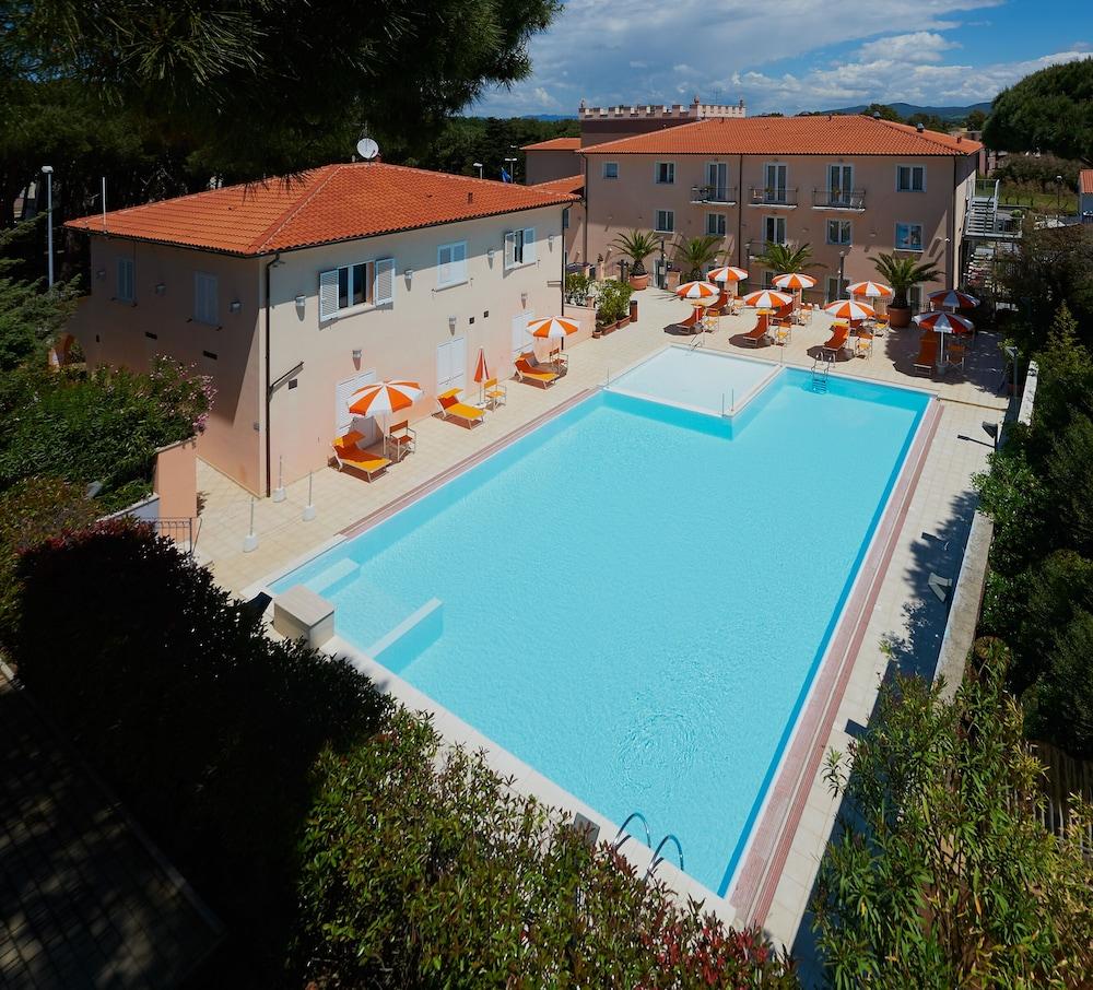 بولجيري مارينا ريزورت إكس فارو فيليدج زحليقة مائية