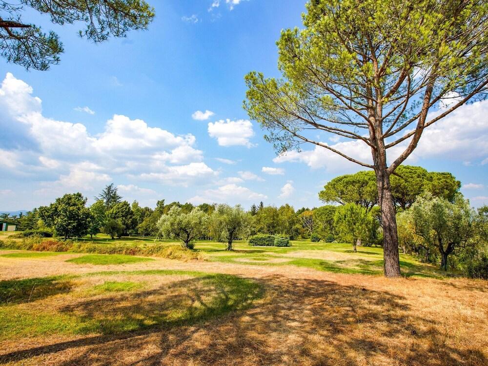 فينتيدج فيلا إن نيبي ويذ برايفت سويمينج بول المنطقة الخارجية