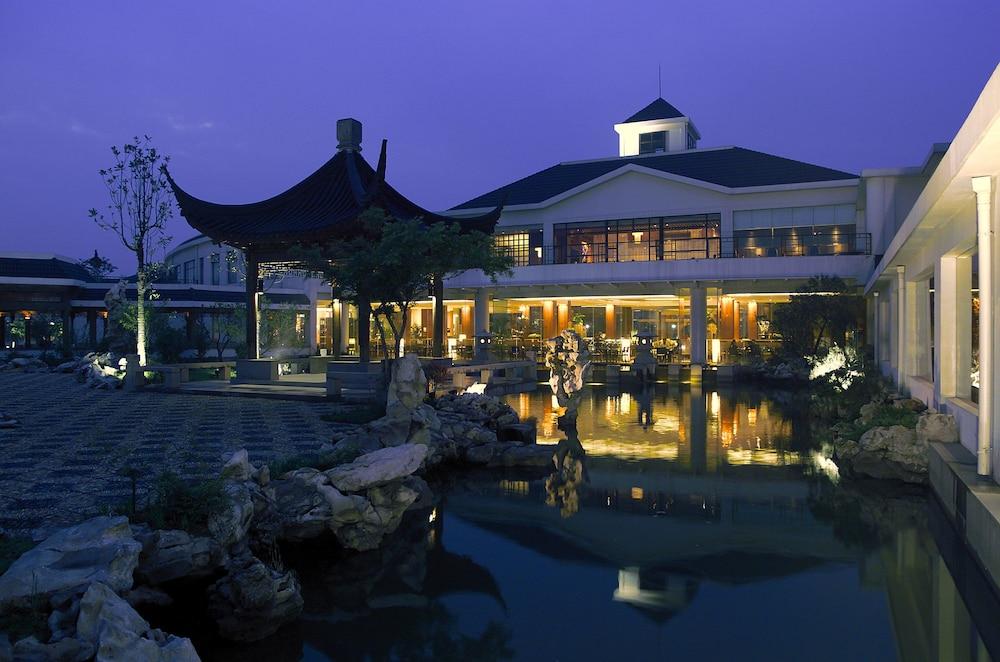 Jinling Resort Nanjing Featured Image