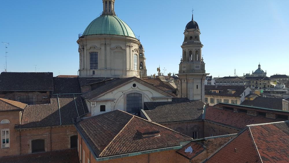 بي آند بالتر - جاليريا يونيون المنطقة الخارجية