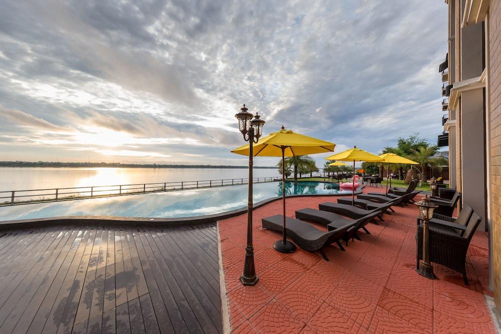 Hotel de Ladda Outdoor Pool