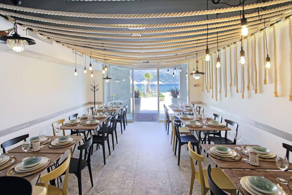 كالاموتا بيتش هاوس منطقة الانتظار في الردهة