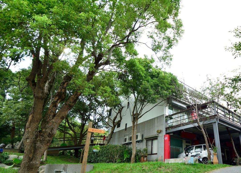Sanyi Wei Wei Feng Exterior