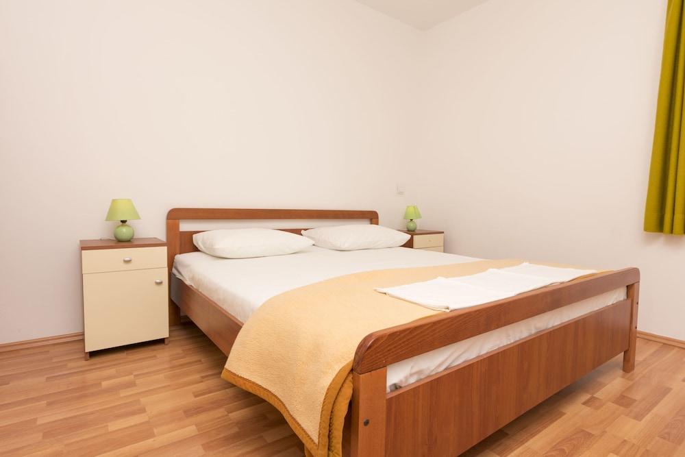 Apartments Frane