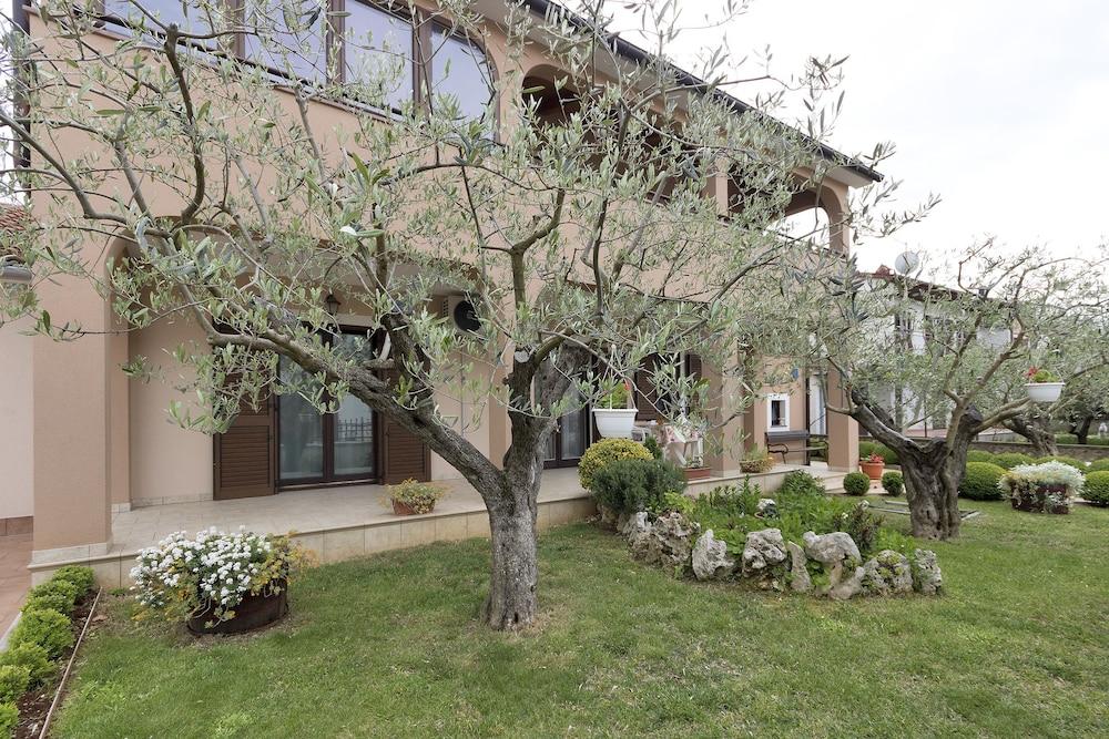 أبارتمنتس مونتي جراندي