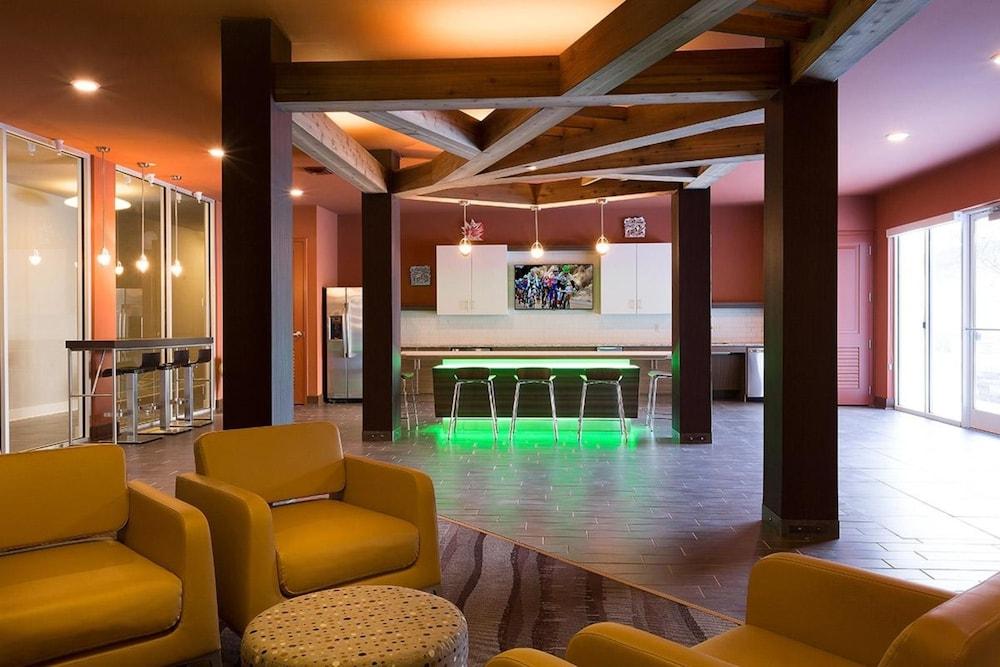 BridgeStreet at the Vue Lobby