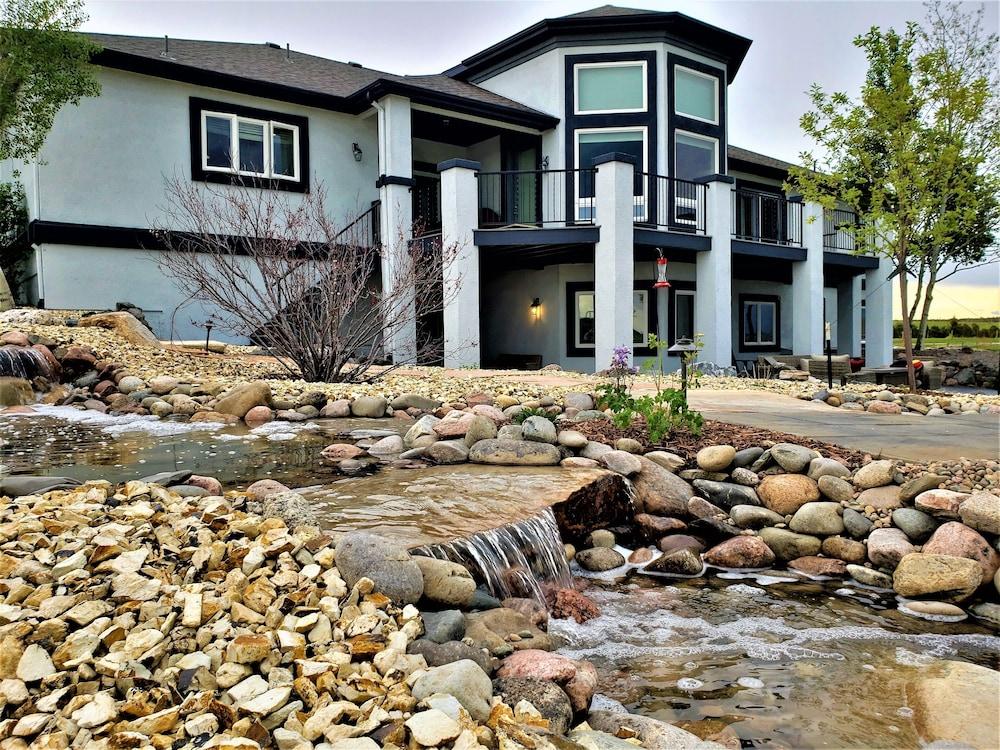 بيك فالي مانور، إيه مودرن فارم هاوس المنطقة المحيطة بالمنشأة