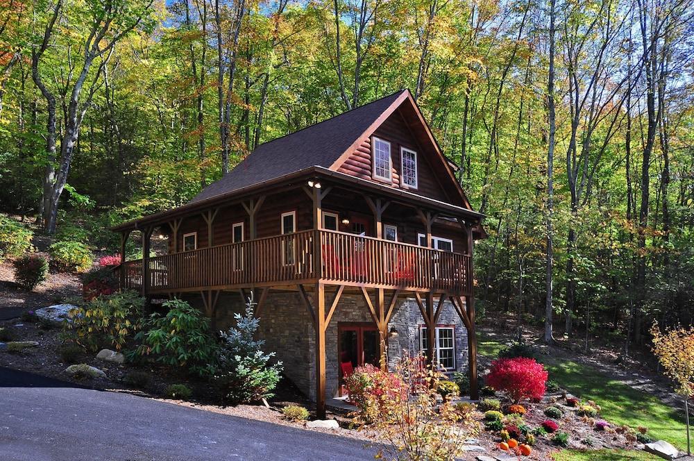 بلوجرين فاكيشنز بلو ريدج فيليدج ، آن أسيند كوليكشن ريزورت المنطقة الخارجية