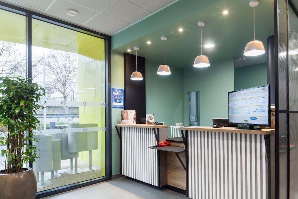 بي آند بي هوتل نانتير رويل مالميزون منطقة الاستقبال