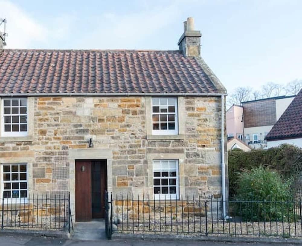 Quirky Cottage Heart of St Andrews