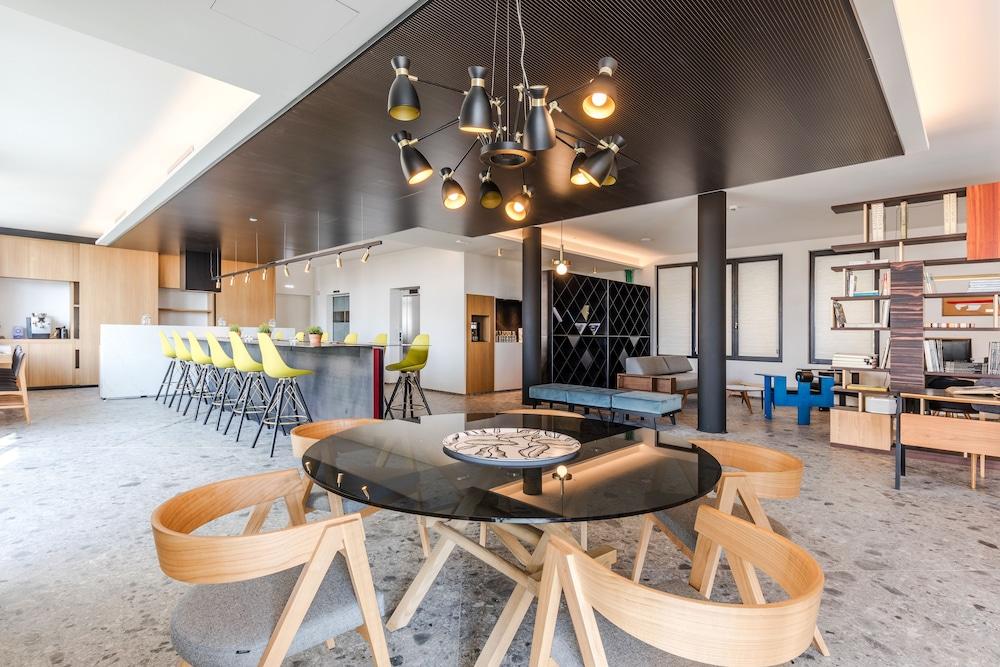 ميزونمي بوتيك هوتل - لبالغين فقط الردهة