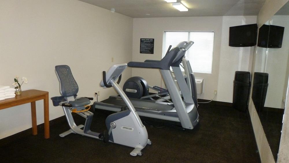 ترافلودج باي ويندام جيفرسون سيتي صالة الألعاب الرياضية