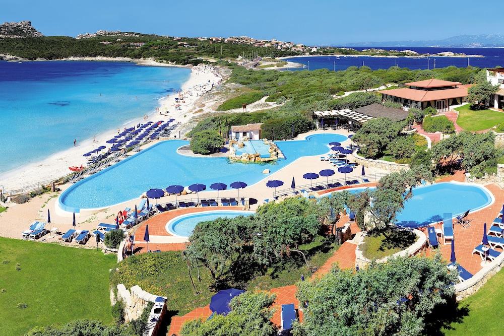 فندق كولونا جراند هوتل كابو تيستا، أحد فنادق كولونا لاكشري بيتش، سانتا تريزا سردينيا منظر من الجو