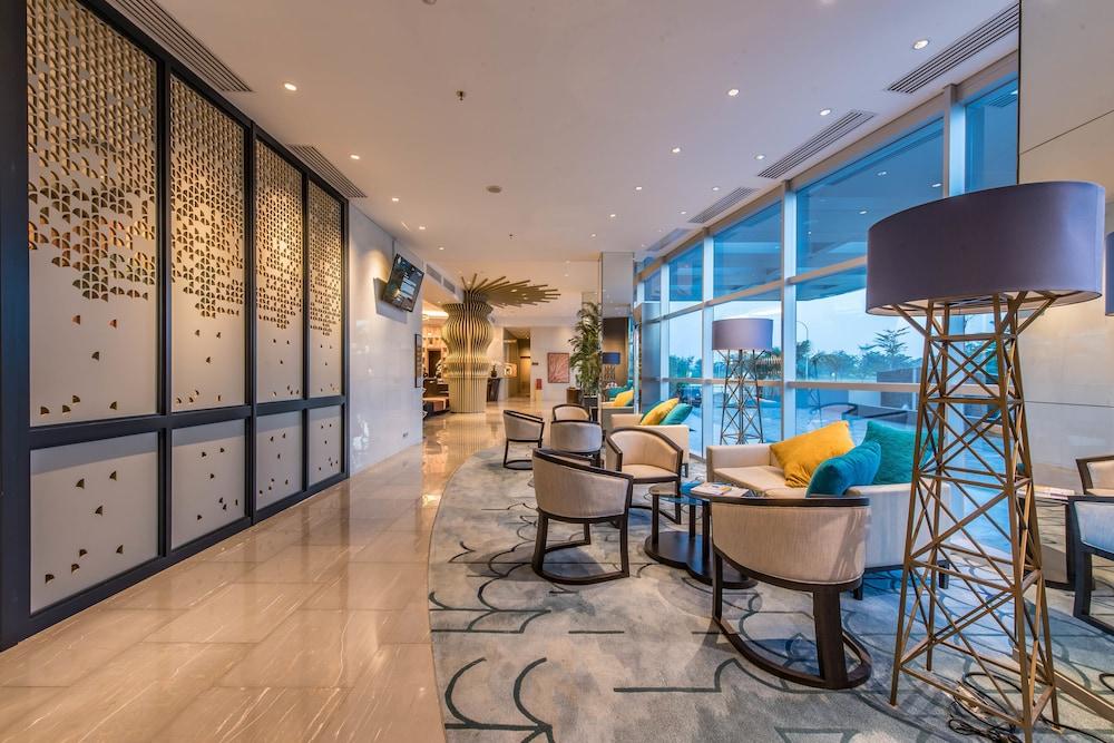 Enso Hotel Lobby Sitting Area