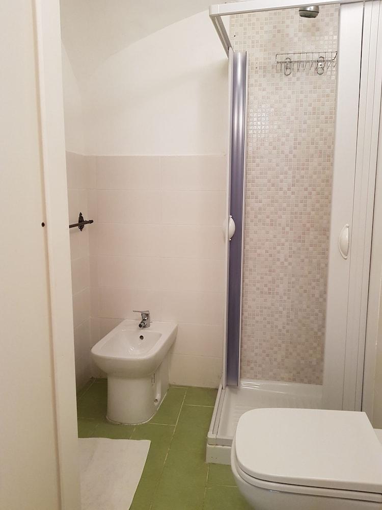 Capa & Coda Bathroom