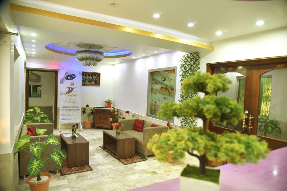 RnB Select Vijay Delux Lobby Sitting Area