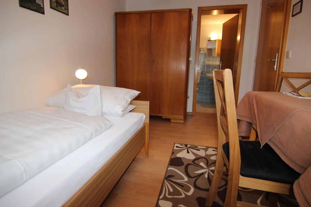 باكيري كافيه آند بنسيون إيستنفيلد غرفة ضيافة