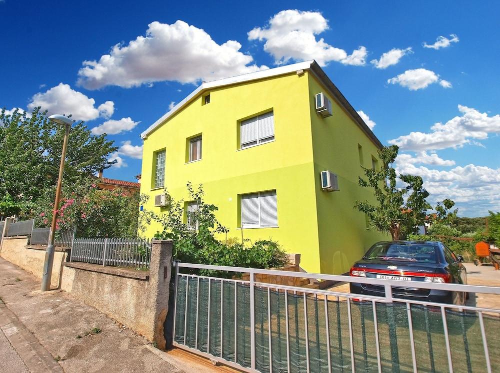 Apartment 1432 Exterior