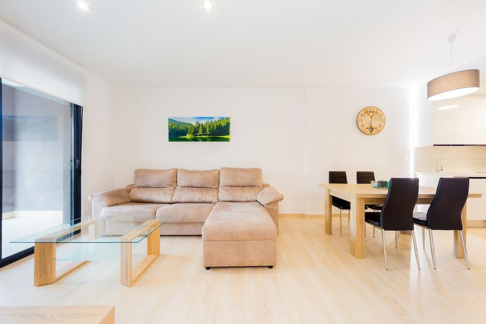 وايت ساندز أوف بينادا بيتش 3 الصورة الأساسية