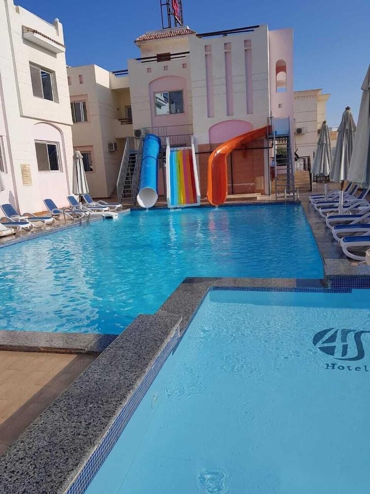 فندق فور إس دهب
