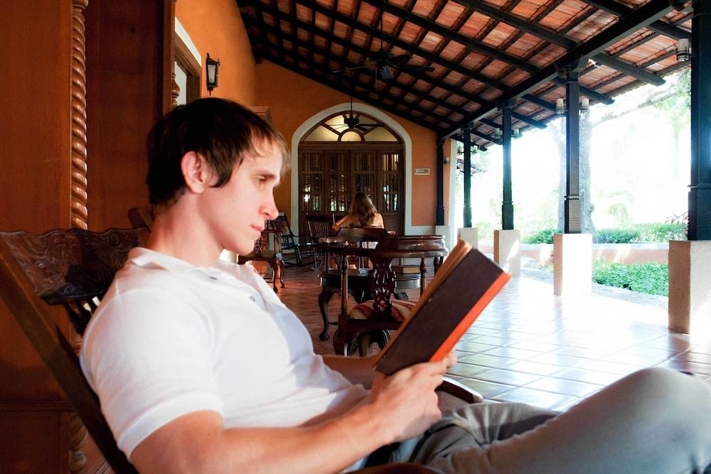 فول هاثيندا سانتواريتوي ونم ي ي س منطقة الجلوس في الردهة