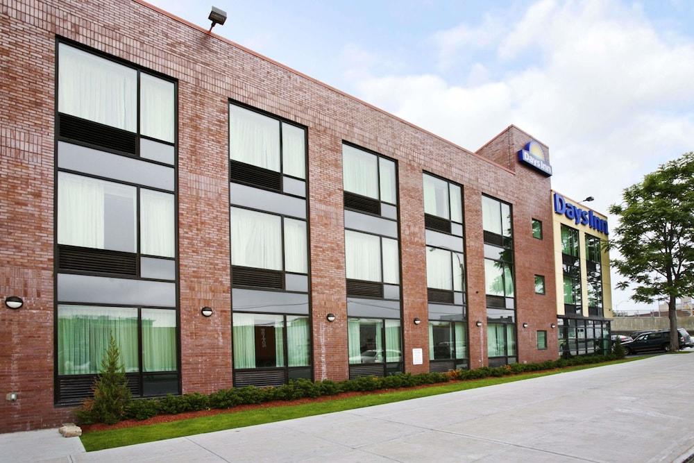 دايز إن باي ويندام برونكس نير ستاديوم