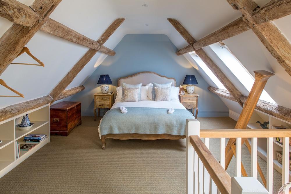 The Cowsheds Room