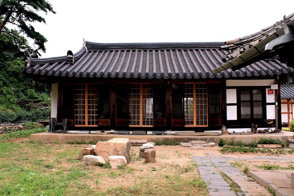 Chungwondang Exterior