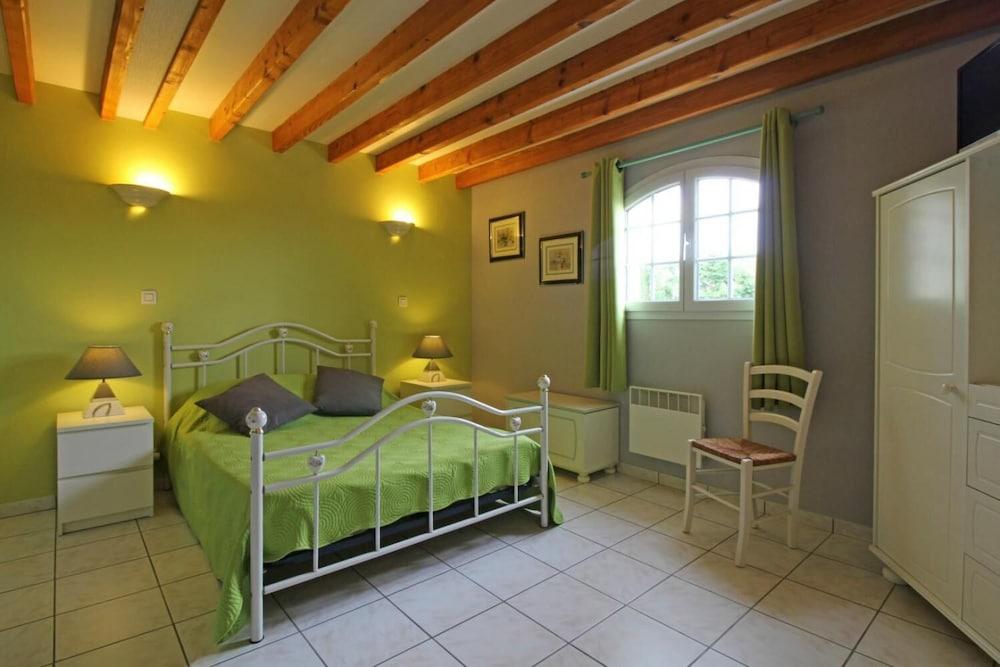 Le Cabassou Room