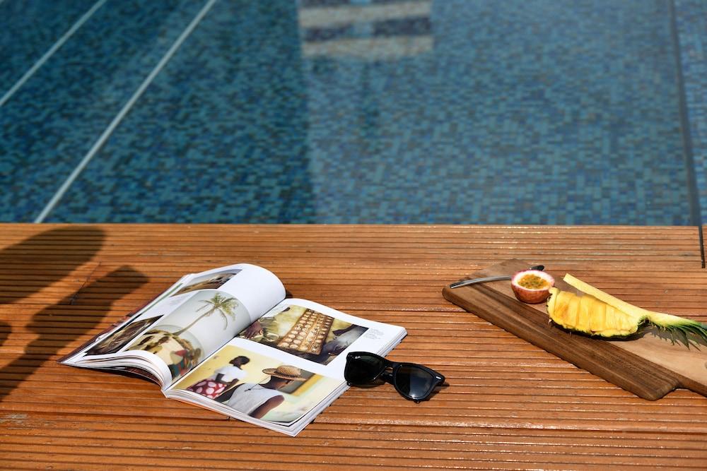 Pullman Abidjan Outdoor Pool