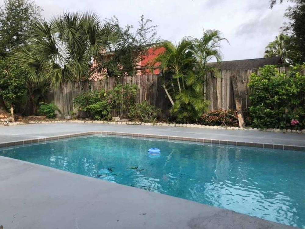 6151 ساند كريست - نيكست تو يونيفيرسا. بول سليب 9. ووك تو برك زحليقة مائية