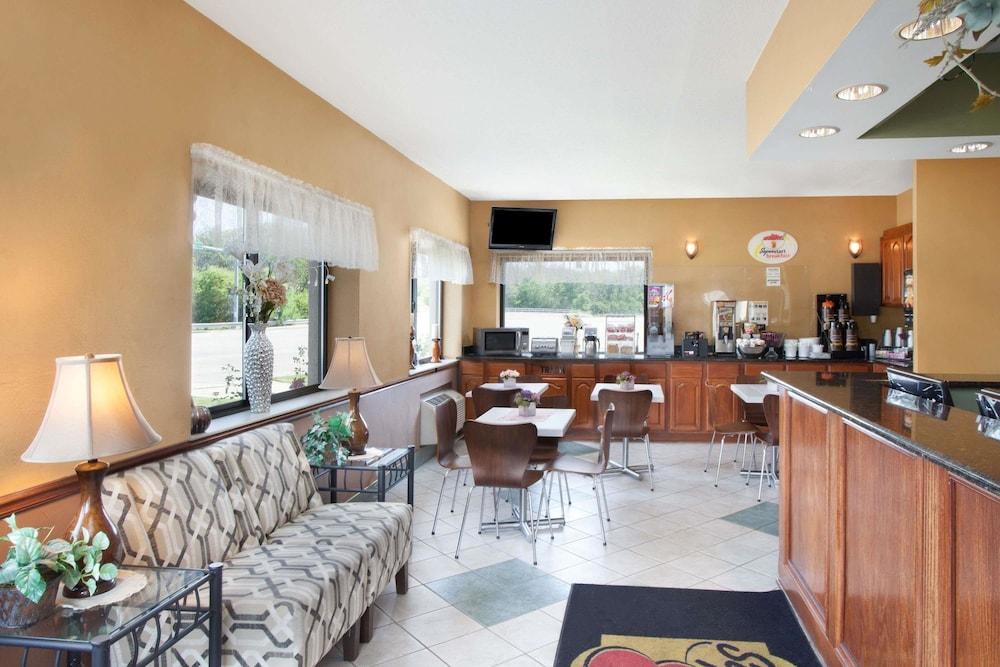 سوبر 8 باي ويندام شيكاجو/روسيمونت/أو هار/سياتل الردهة