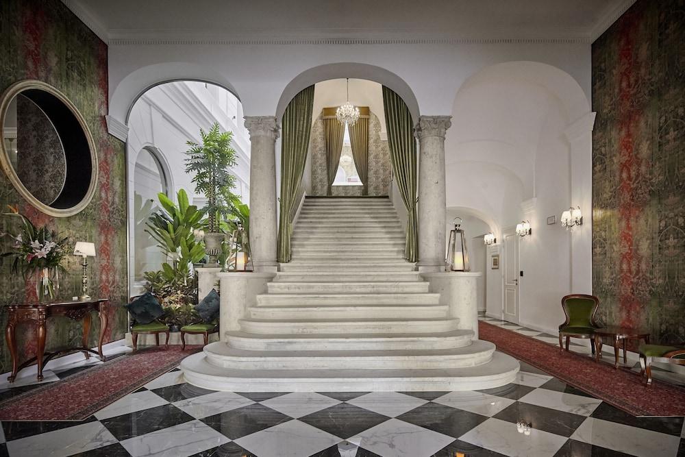 ميستري هوتل بودابيست، بريفيريد هوتلز آند ريزورتس الفندق من الداخل