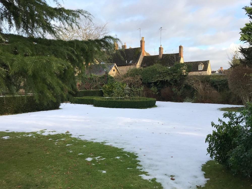 بيد آند بريكفاست آت ويتني هاوس المنطقة الخارجية