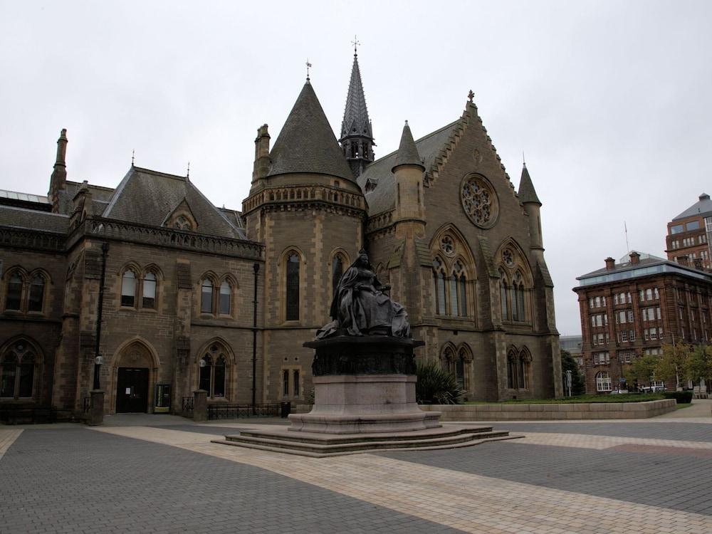 بريتي هوليداي هوم إن كارنوستي نير أربروث آبي المنطقة الخارجية