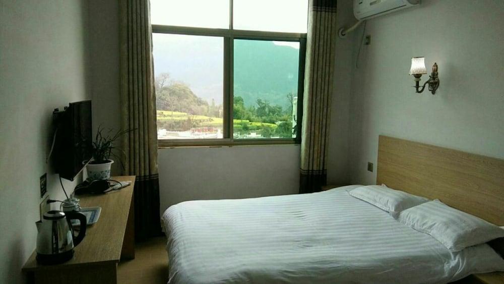 Wuyuan Jiangling View Inn Room