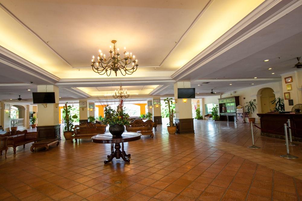 Amverton Heritage Resort Reception