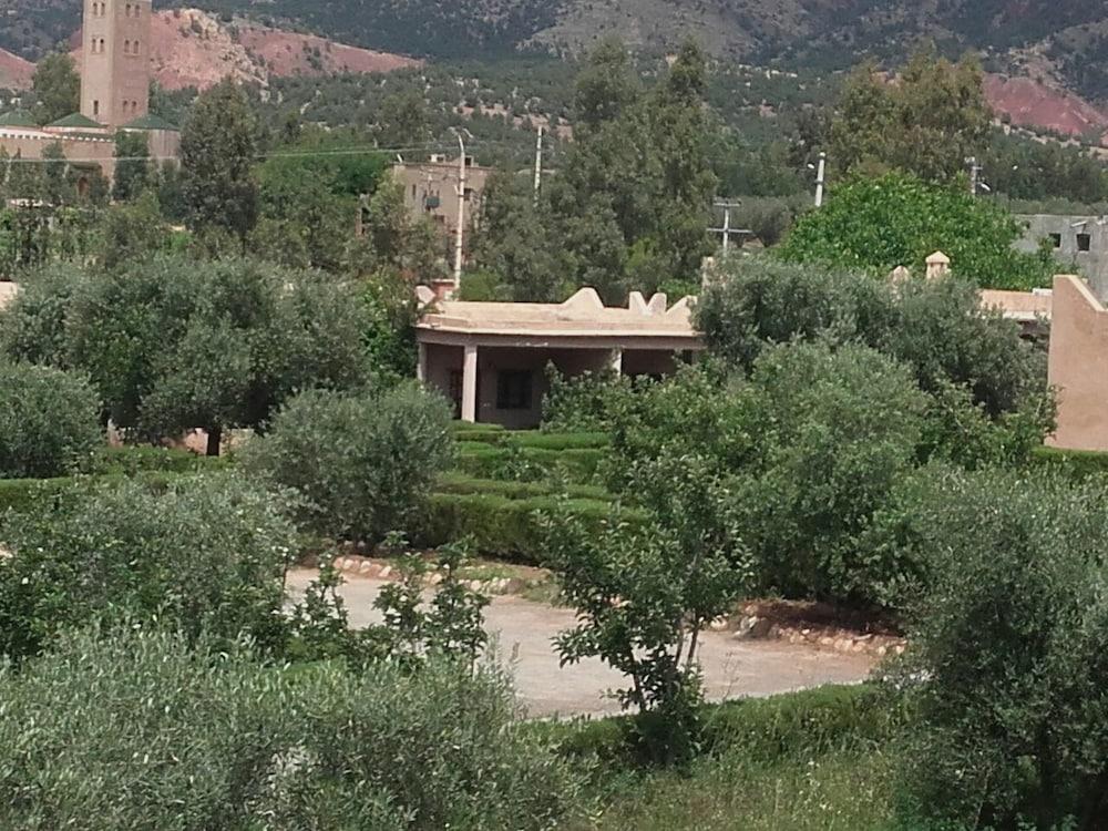 Tatfi De L'atlas Property Grounds