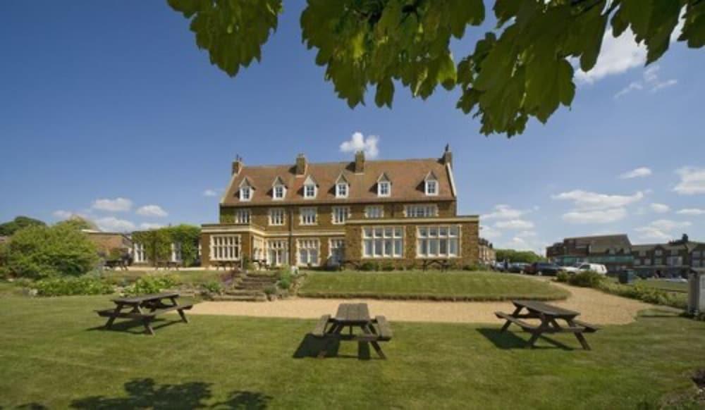 The Golden Lion Hotel